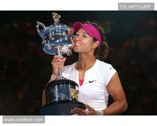 穆斯伯格与李娜的巅峰对决：网球场上的传奇之战与荣耀时刻