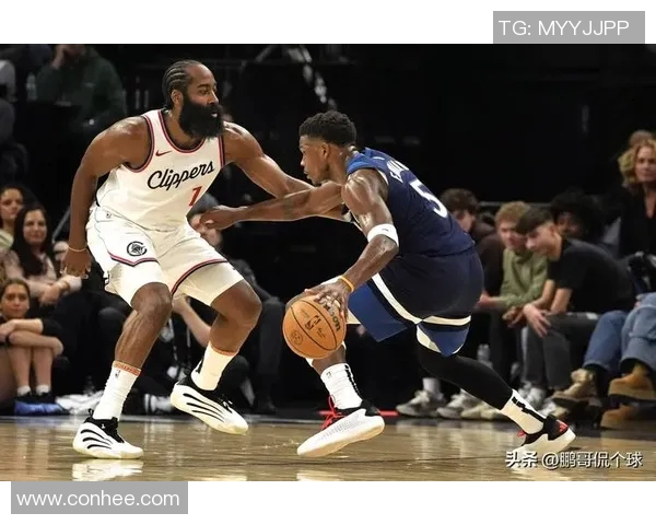 勇士与快船精彩对决央视回放全程回顾与分析 勇士与快船精彩对决央视回放全程回顾与分析