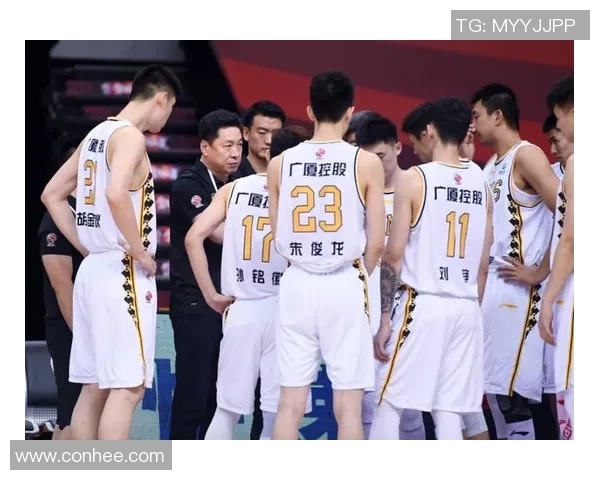 广东宏远迎战葡萄牙篮球队期待一场精彩对决展现实力与风采 广东宏远迎战葡萄牙篮球队期待一场精彩对决展现实力与风采