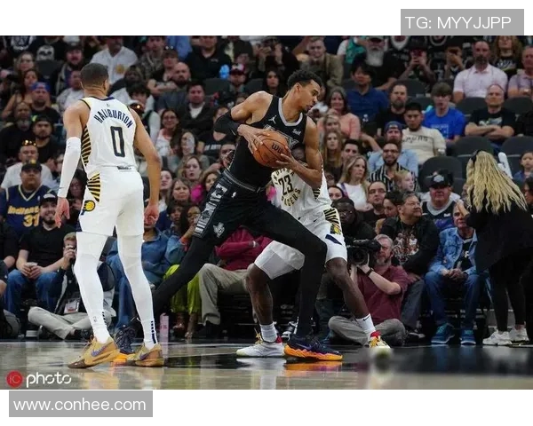 马刺与步行者精彩对决录播回顾全场比赛亮点与精彩瞬间分析 马刺与步行者精彩对决录播回顾全场比赛亮点与精彩瞬间分析