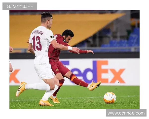 克卢日与索陆的激烈对决揭示了足球战术与团队合作的重要性