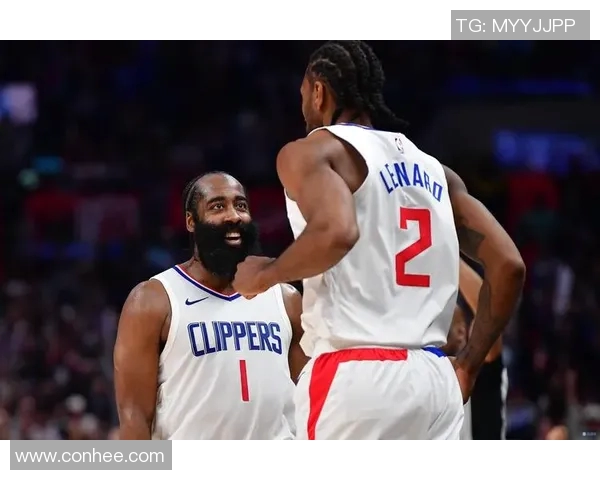 勇士与快船激战27日赛场比分揭晓精彩瞬间回顾 勇士与快船激战27日赛场比分揭晓精彩瞬间回顾