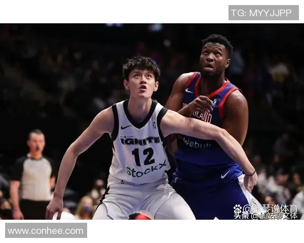 曾凡博的篮球之路:从青涩少年到职业赛场的闪耀之星 曾凡博的篮球之路:从青涩少年到职业赛场的闪耀之星